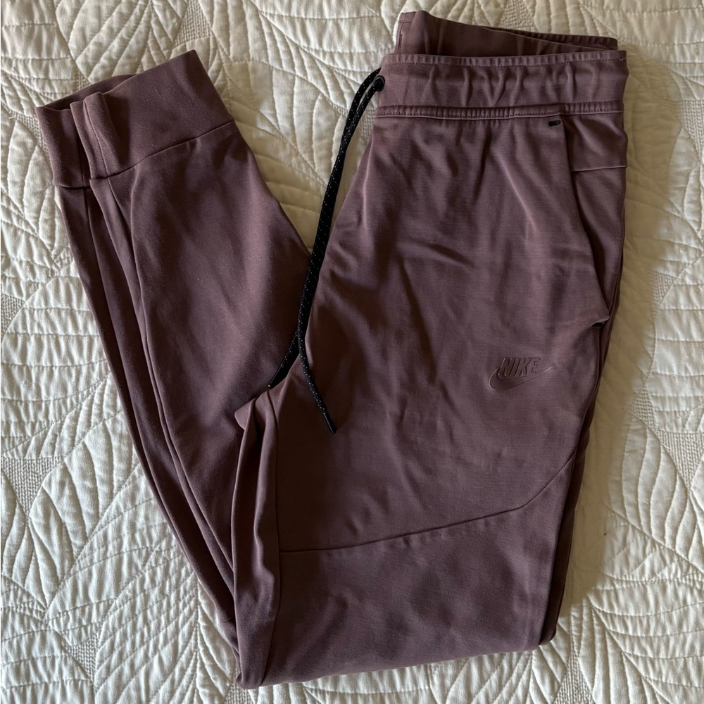 Nike Tech Plum Lightweight Jogger Pants Mens M